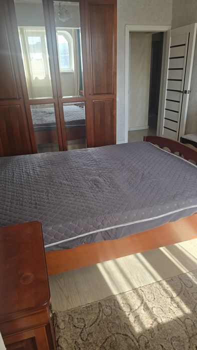 Продам спальный гарнитур