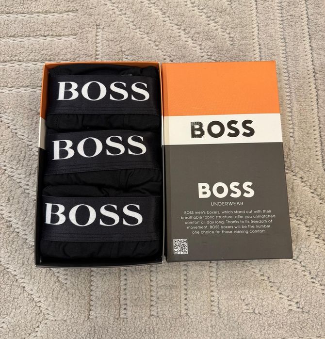 Мъжки боксерки в кутия.