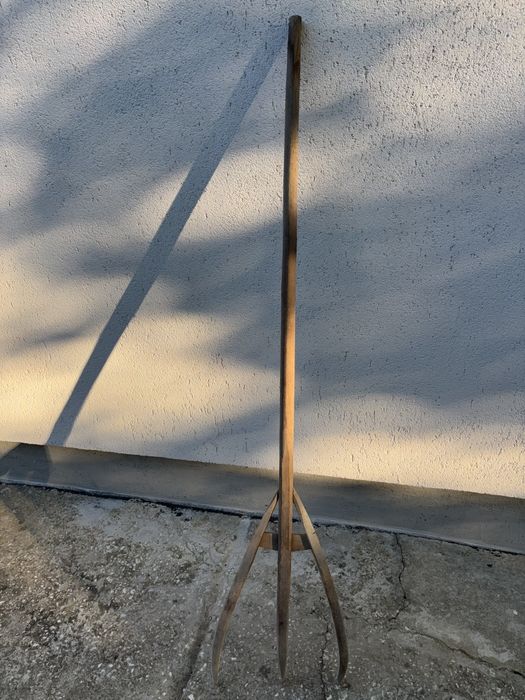 Дървена вила за сено