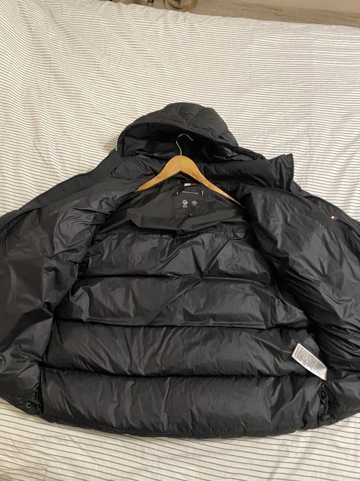 Яке на Tommy Hilfiger