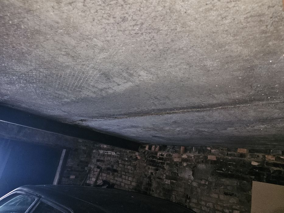 Гараж в 21 мкр .