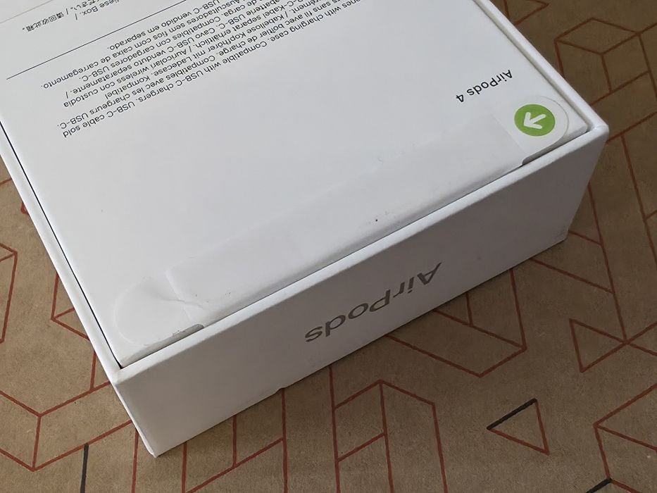 ***ЗАПЕЧАТАНИ Apple AirPods 4 Гаранция A1 2027г. White / Бели