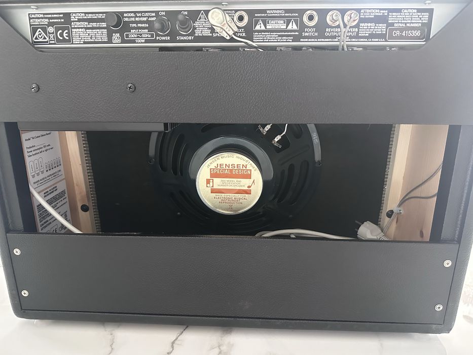Fender ‘64 custom deluxe reverb