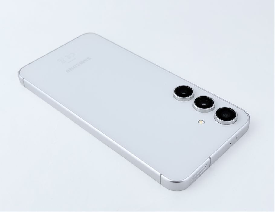 Samsung Galaxy S24 FE 5G 128GB 8RAM White 100% Батерия! Гаранция!