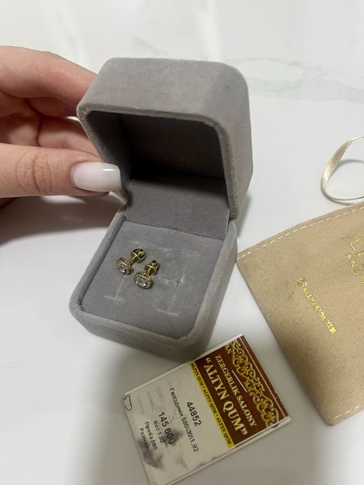 Золотые серьги пусеты. Каспи рассрочка/Ред