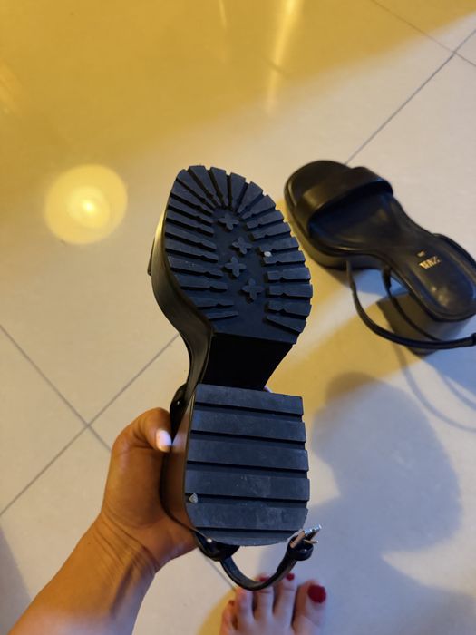 Красиви сандали Zara,отлично състояние