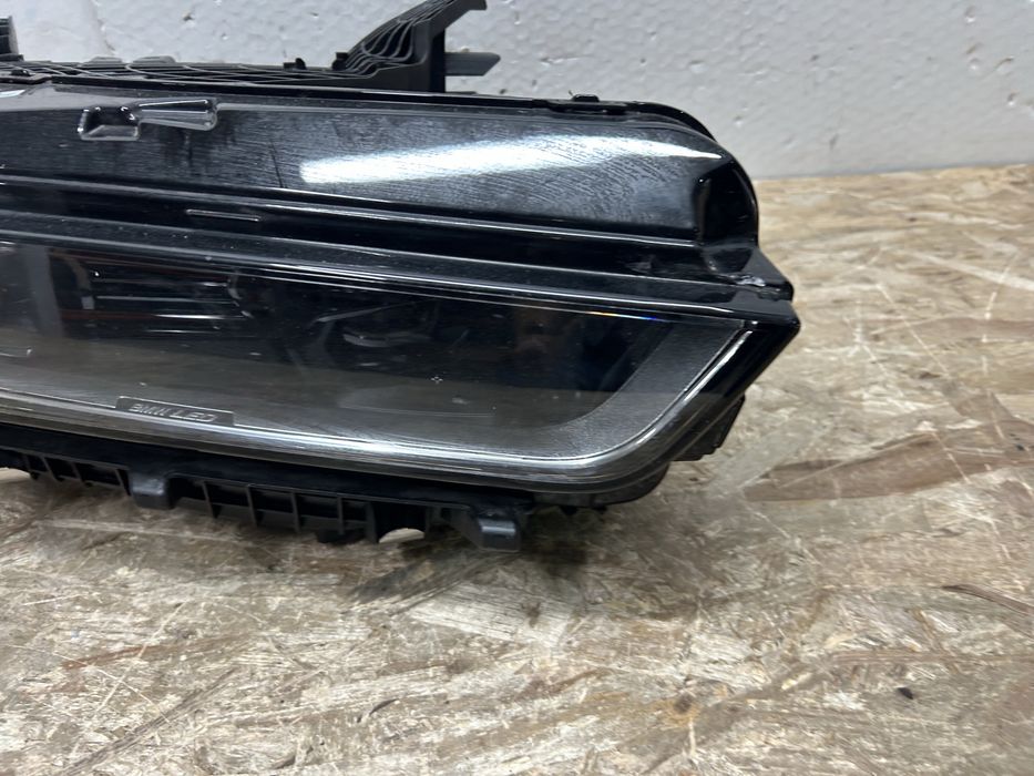 Far Bmw G70 seria 7 full led 2023-2025 dreapta