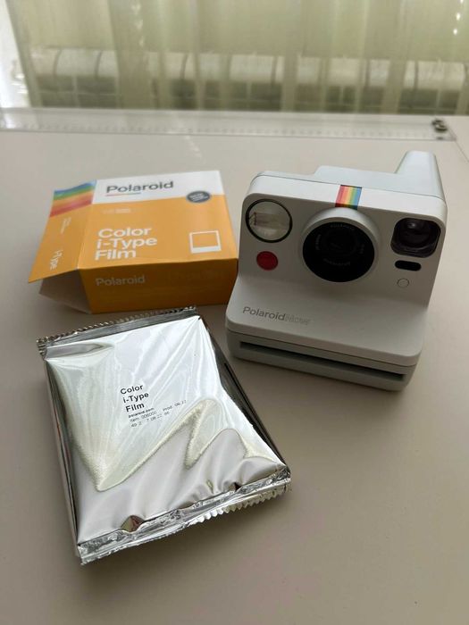 Polaroid NOW фотоапарат за инстантни снимки