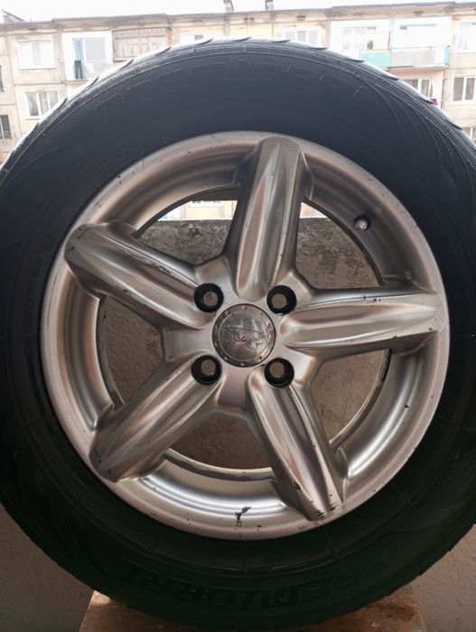 Продаю шины литье в комплекте !