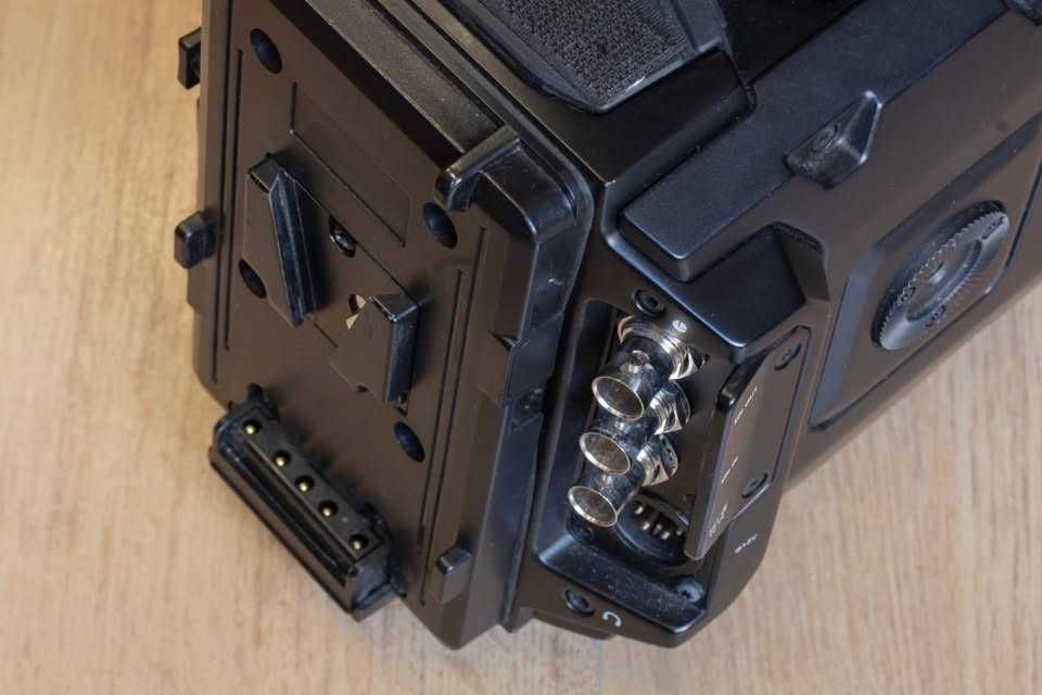 Кино камера Blackmagic Ursa Mini Pro G2 (4.6K) EF + PL