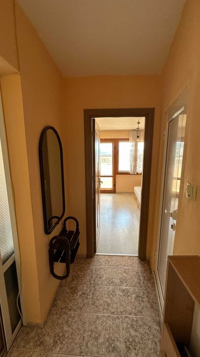 Дава се под наем Тристаен апартамент в Варна, Колхозен пазар - 64 кв.м за 433.5 € - Снимка #1