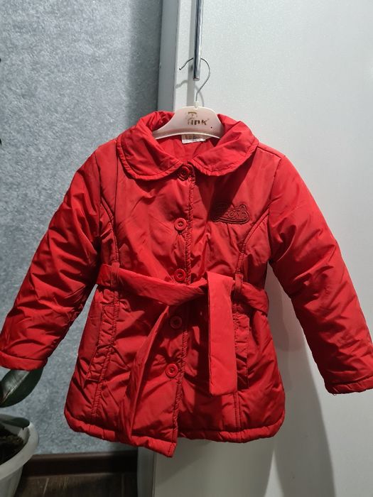 Продам куртку  для девочки 3-4 года