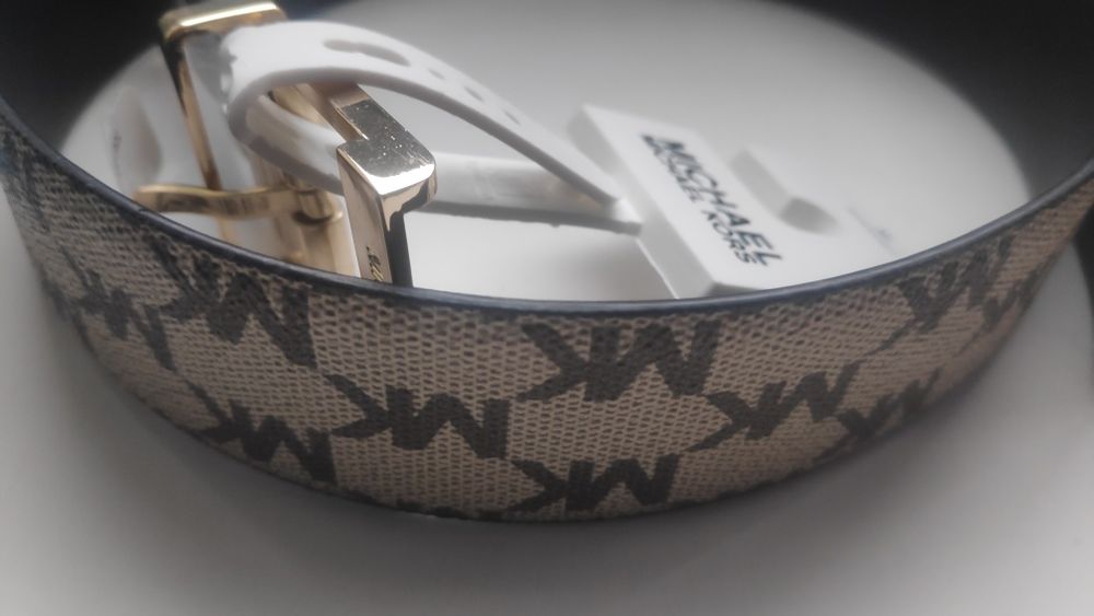 Два колана на Майкъл Корс. Бял и един Двулицев. Нови