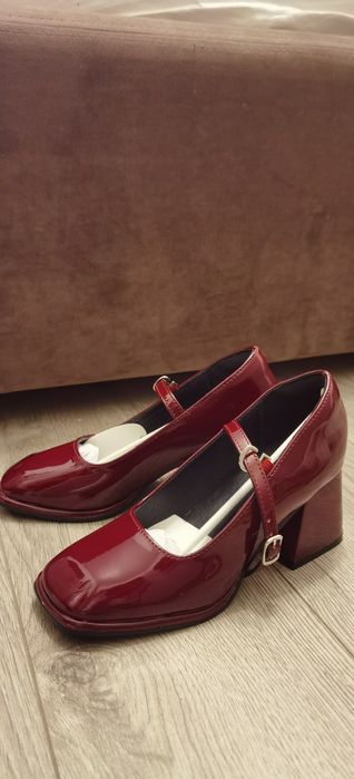 Pantofi burgundy