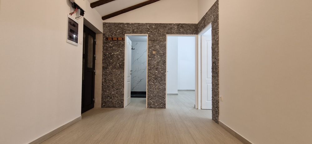 Casa (noua)de vanzare in Ludus