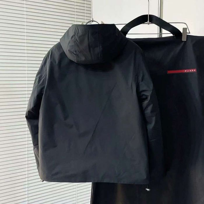 Prada пуховик (куртка )