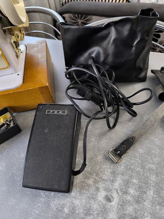 Машинка швейная электрическая