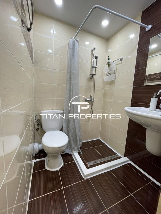 Дава се под наем Тристаен апартамент в Варна, Левски - 120 кв.м за 850 € - Снимка #17