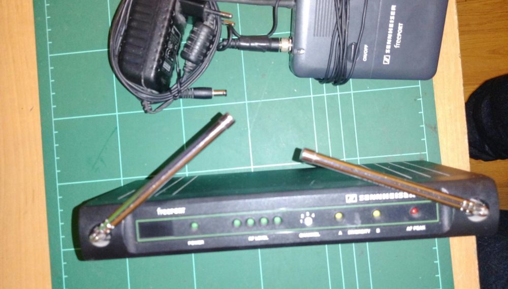 Microfon de cravata Sennheiser em-1 e