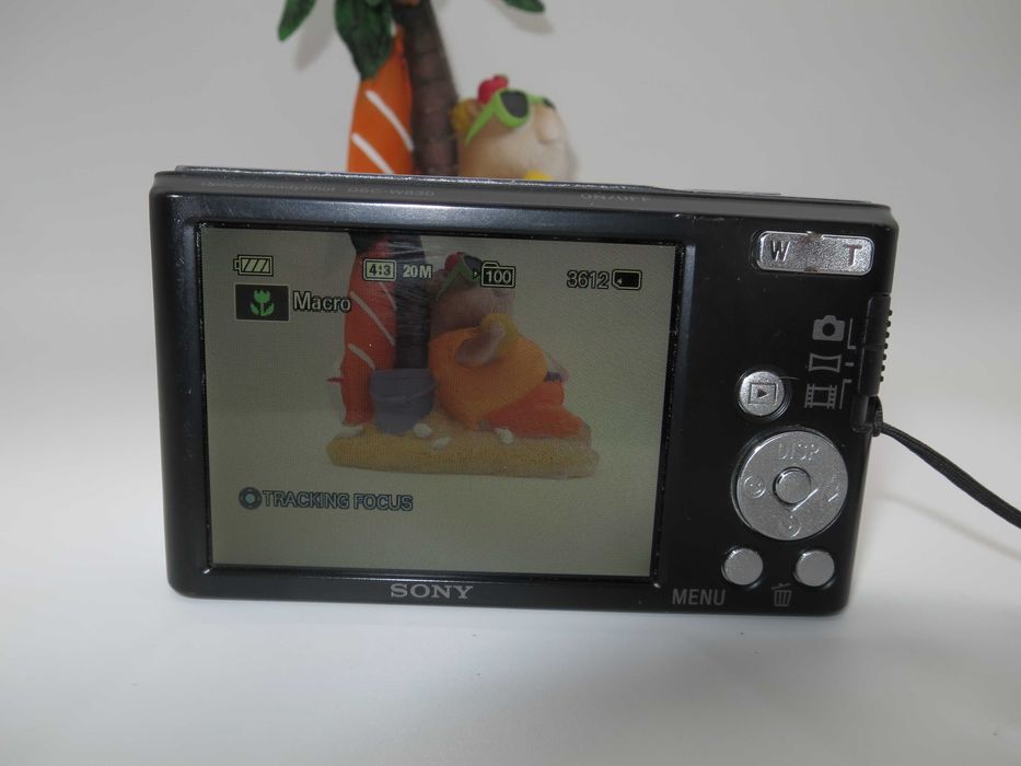 Sony Cyber-shot DSC W830 ултра компактен дигитален фотоапарат цифрова камера в отлчино състояние, пълен комплект,  работи перфектно