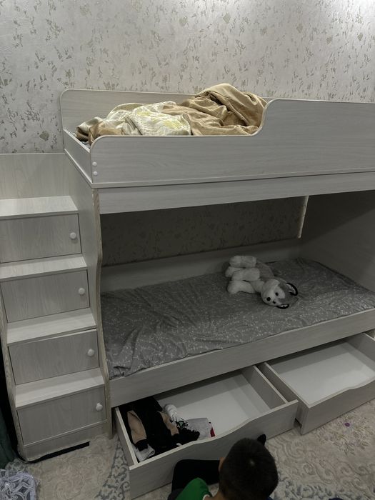 Двухьярусная кровать