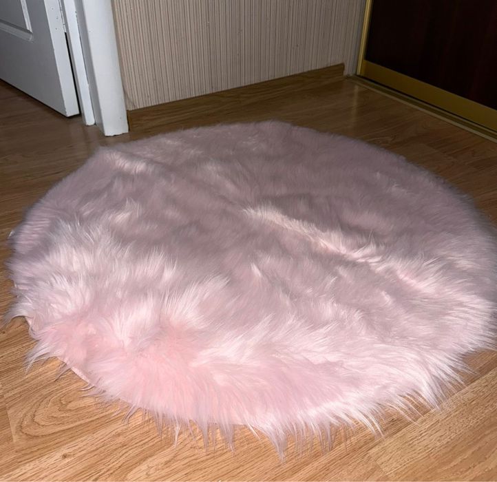 Ковер сердце в красном цвете