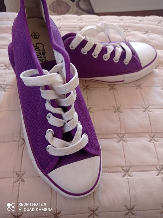 Ниски маратонки нови