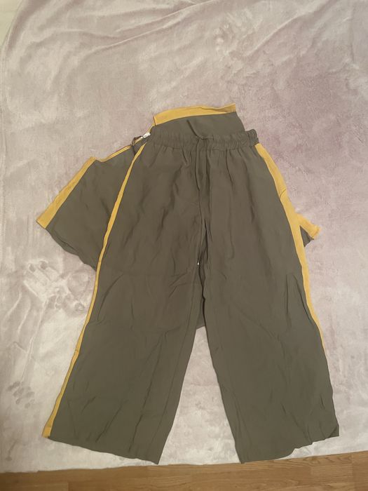 Летен костюм, нов в цвят олив