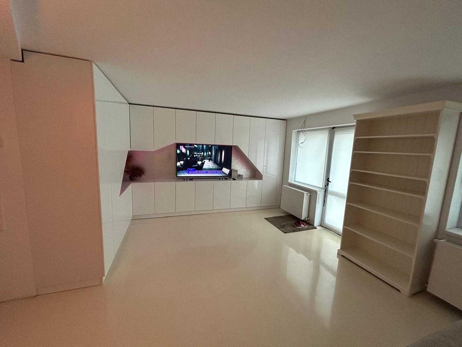 Garsoniera locuit / birou / spatiu comercial zona Sisesti
