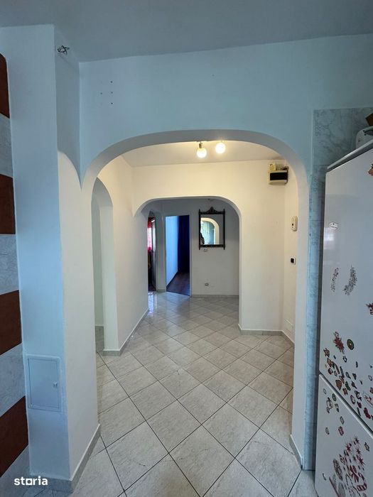 De inchiriat apartament 3 camere decomandat,zona Piata Mare 270€/luna
