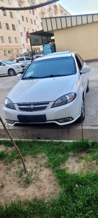 Авто чевролет жентра