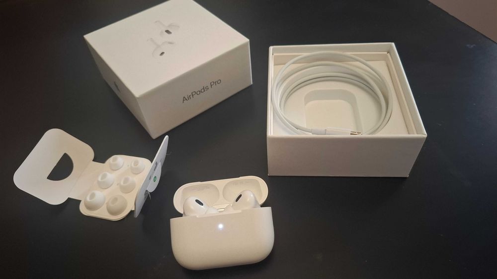 Apple AirPods Pro 2 - нови