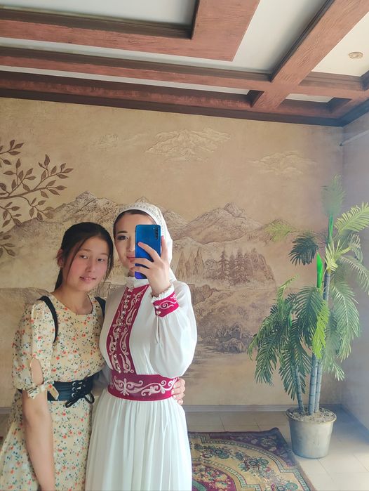 Қазақша көйлек 1рет қана киілген .