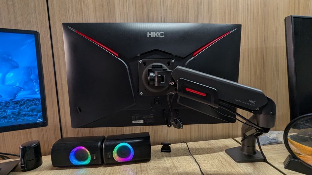 HKC monitor 27 dyum 2K + Kronshteyn