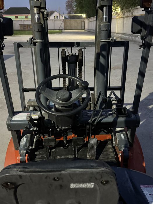 Вилочный погрузчик Кара