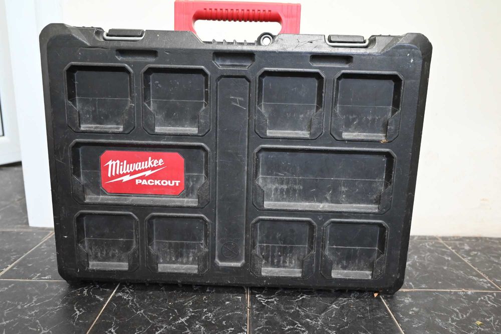 Акумулаторен перфоратор Milwaukee M18CHX