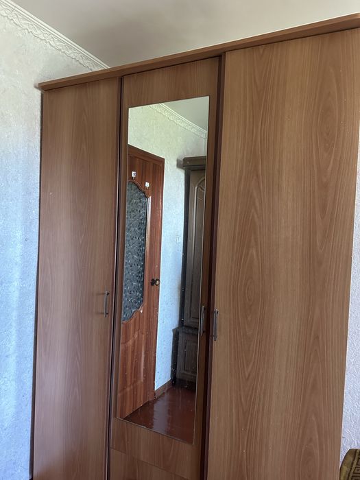 Шкаф для одежды трехсекционный