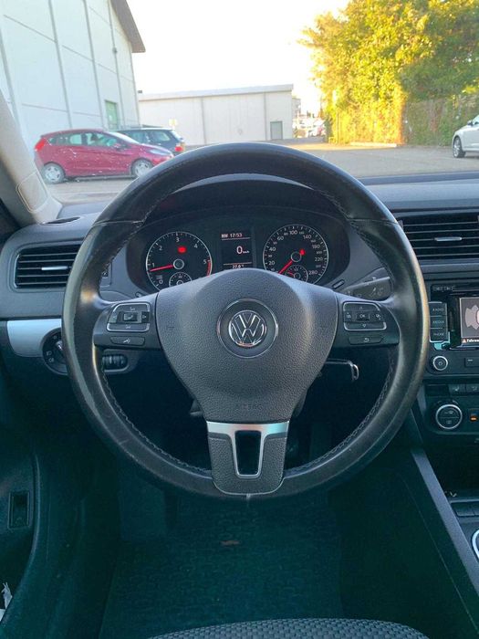 Vand Volkswagen Jetta 1.6 TDI / 2013