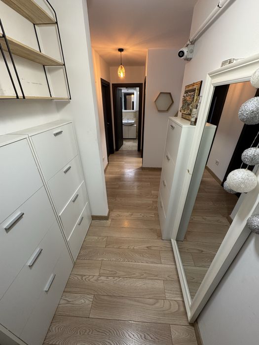 proprietar - inchiriez apartament 3 camere + loc parcare privat