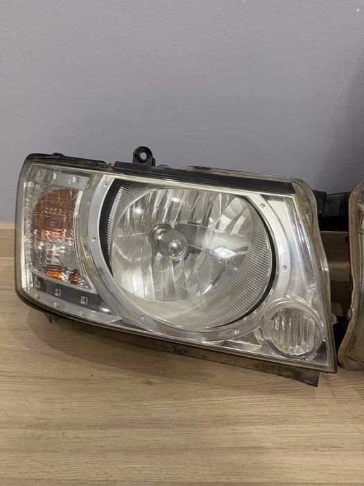 Фары на Nissan Patrol y61