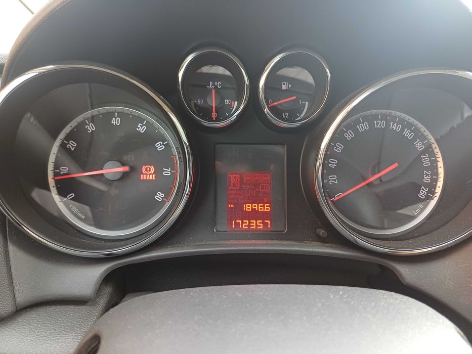 Opel Astra J 2011 1.4 turbo