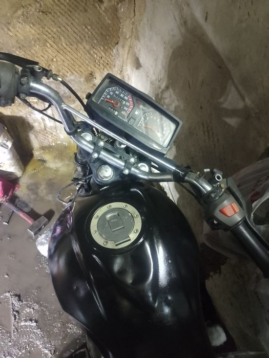 Мотоцикл 200 куб