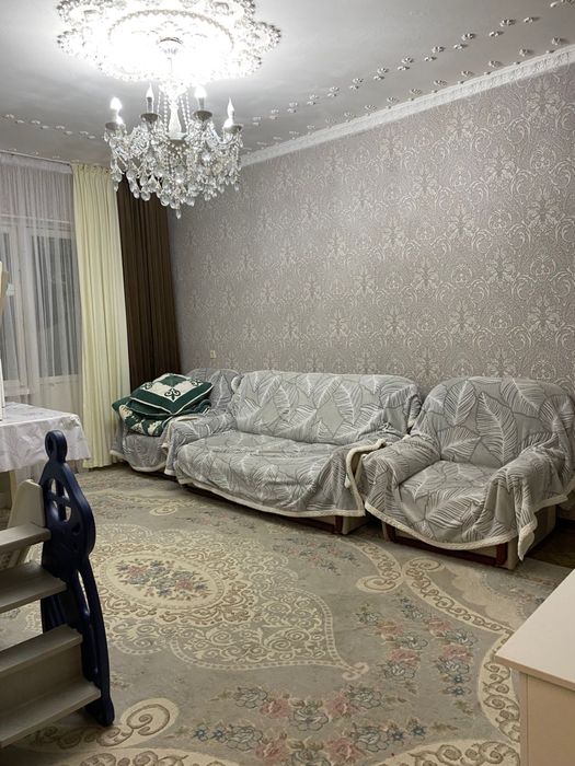 Продам 4 комнатную квартиру