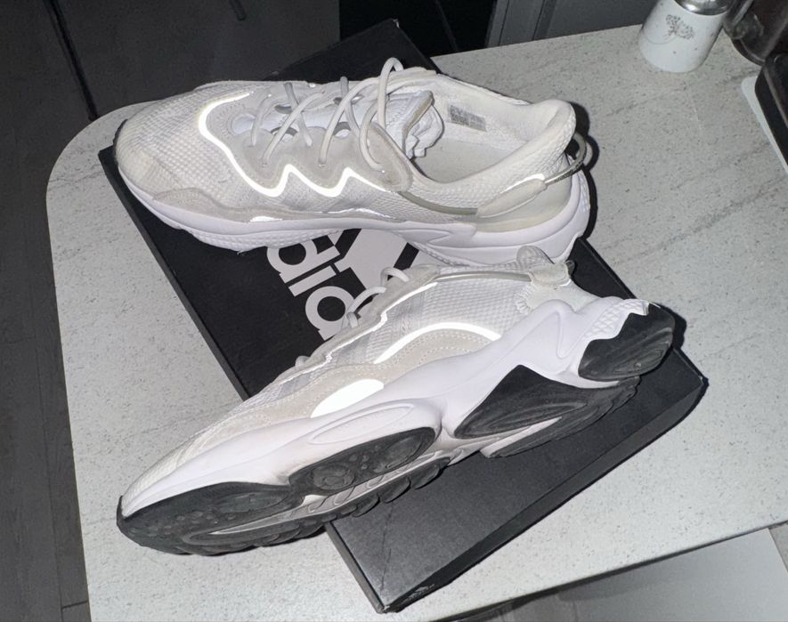 обувки Adidas OZWEEGO