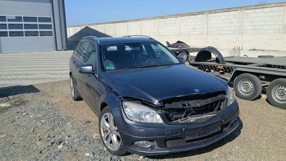 Dezmembrez mercedes  c clas dim 2011 Euro 5