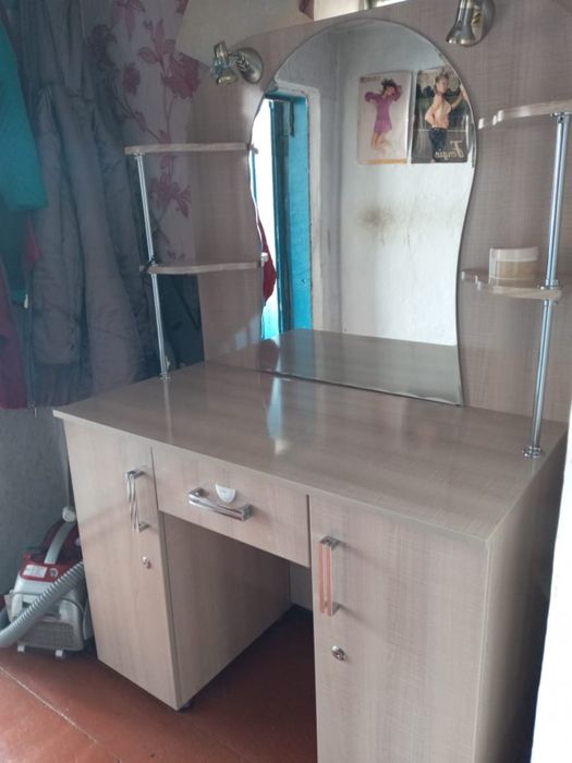 Туалетный столик