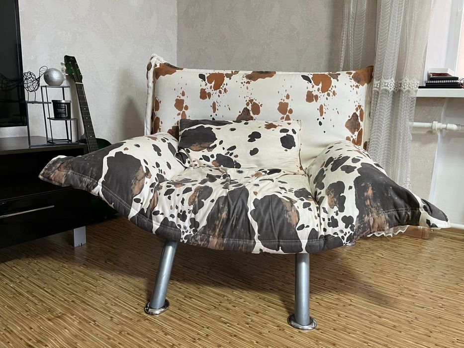 Продам диван и два кресла