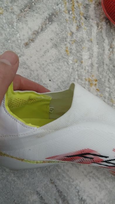 Продават се за връзка на телефония номер