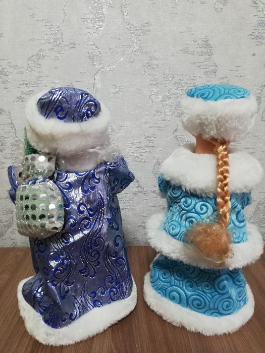 Дед мороз и Снегурочка.