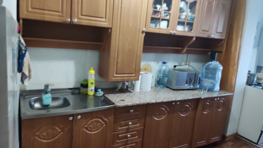 Кухонный гарниртур сатылады